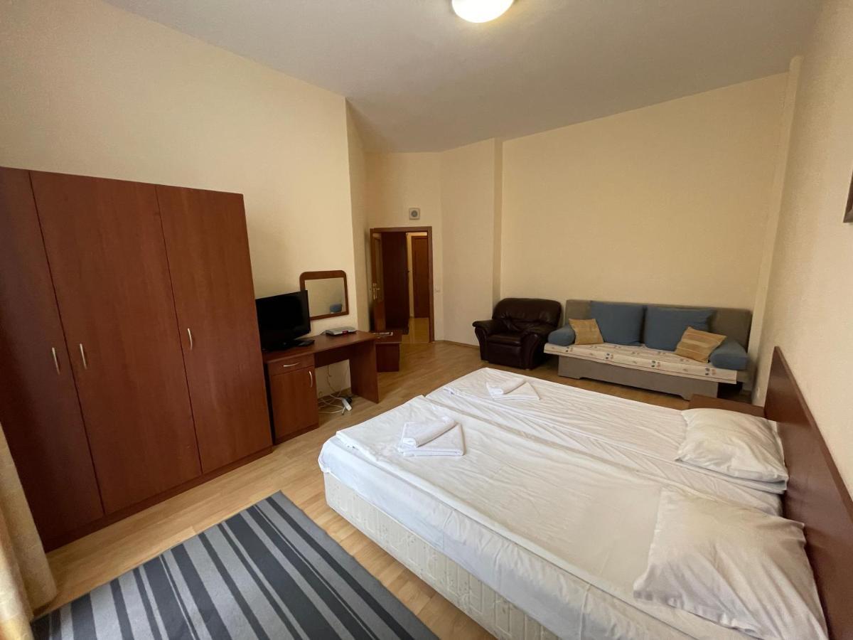 Borovets Holiday Apartments - Different Locations In โบโรเวทส์ ภายนอก รูปภาพ